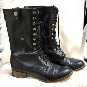 Rampage combat boots, 1" heels, size 7, back zipper, 2way style, plaid inside